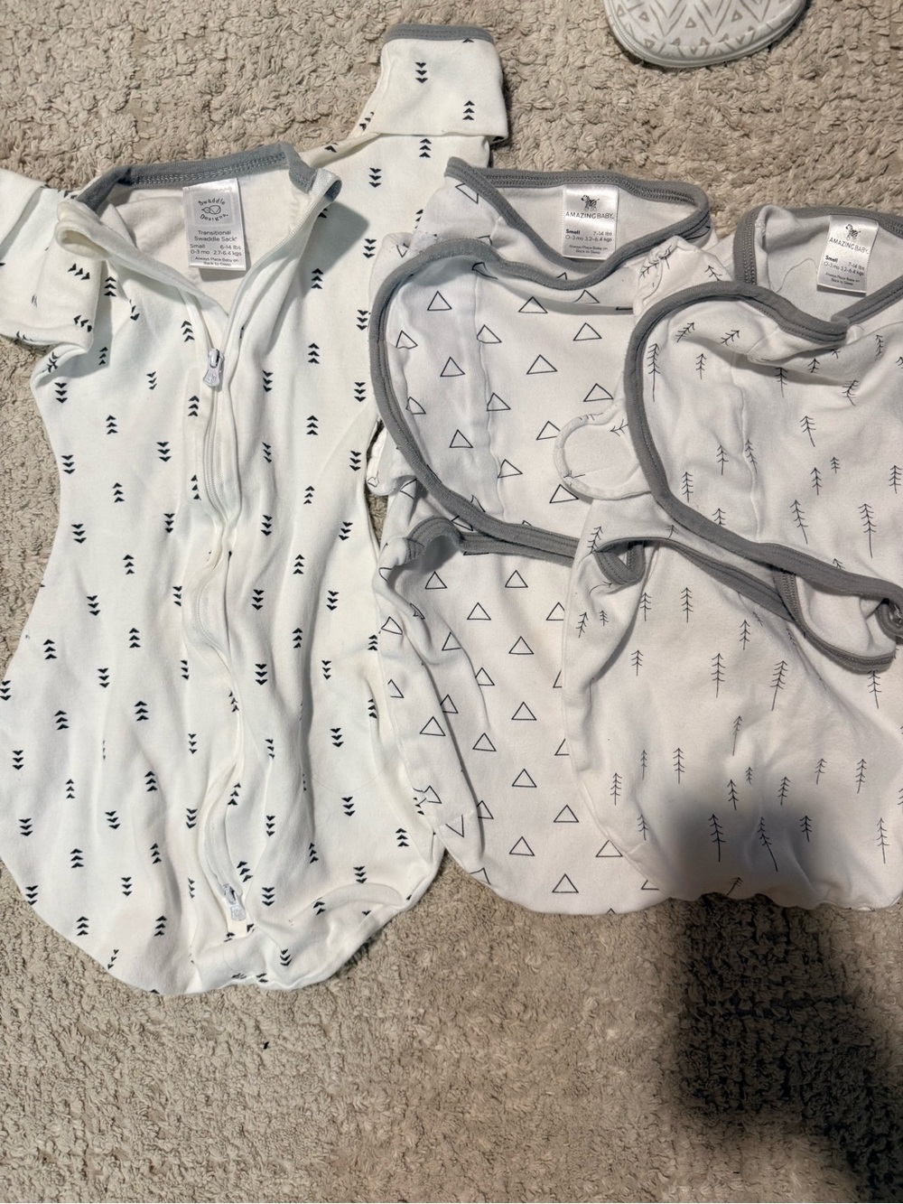 Swaddle Designs White Baby Zippered Swaddle with Black Arrow Prints
